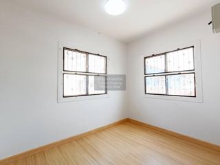 Casa adosada en venta de 3 habitaciones en Khlong Luang, Pathum Thani