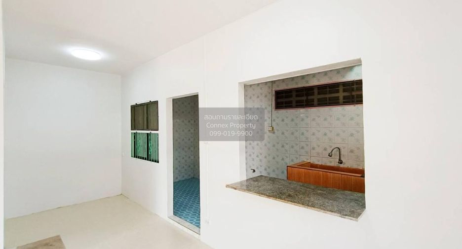 Casa adosada en venta de 3 habitaciones en Khlong Luang, Pathum Thani