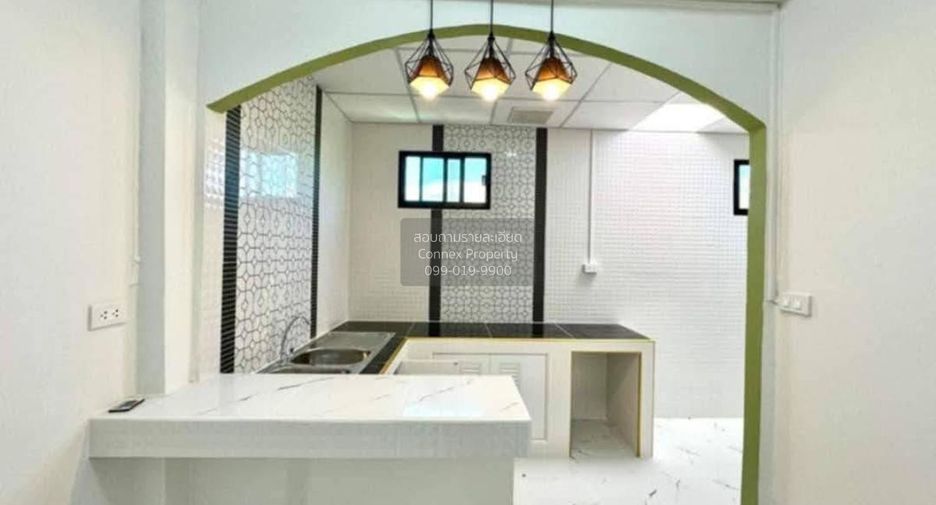 For sale 4 bedrooms townhouse in Thanyaburi, Pathum Thani