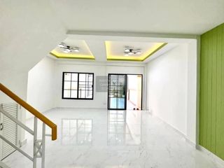 For sale 4 bedrooms townhouse in Thanyaburi, Pathum Thani