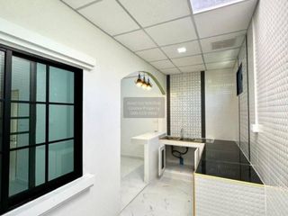 For sale 4 bedrooms townhouse in Thanyaburi, Pathum Thani