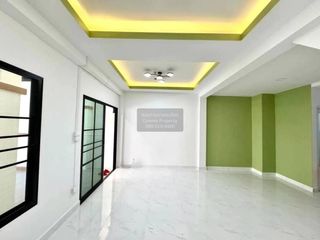 For sale 4 bedrooms townhouse in Thanyaburi, Pathum Thani