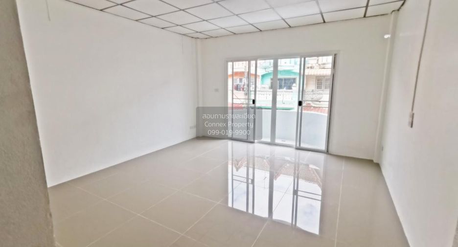 For sale 4 bedrooms townhouse in Nong Khaem, Bangkok