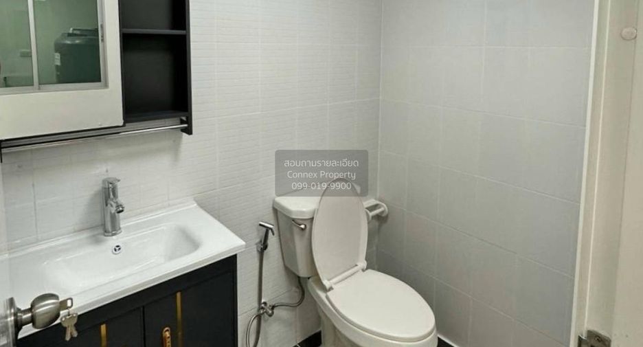 Casa adosada en venta de 3 habitaciones en Min Buri, Bangkok