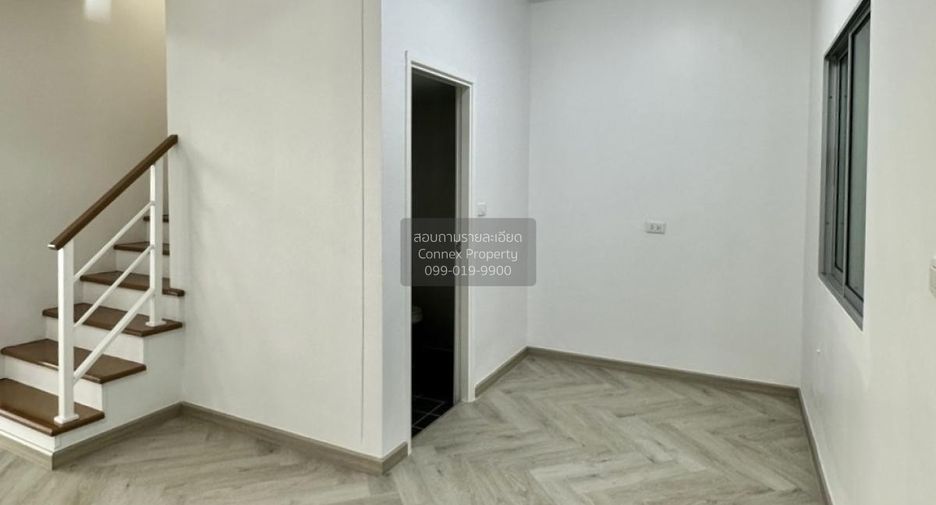 Casa adosada en venta de 3 habitaciones en Min Buri, Bangkok