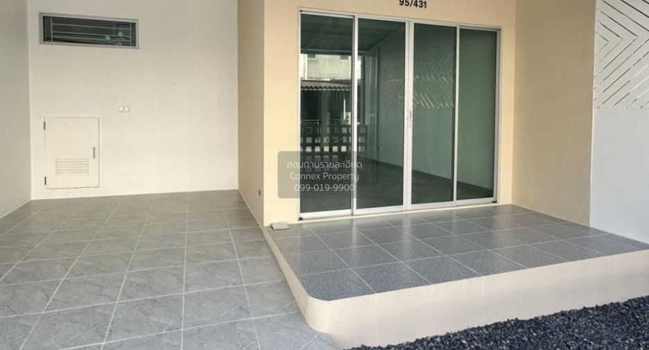 Casa adosada en venta de 3 habitaciones en Min Buri, Bangkok