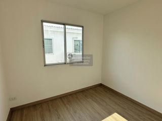 Casa adosada en venta de 3 habitaciones en Min Buri, Bangkok
