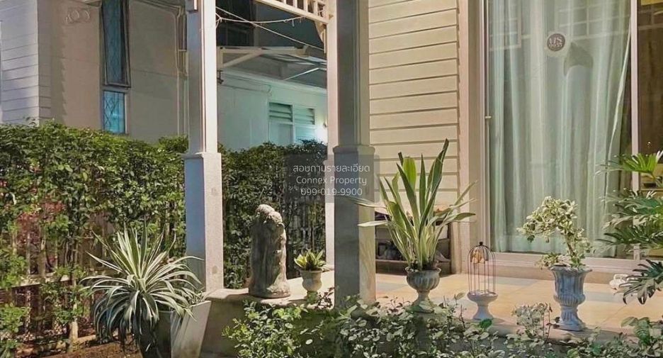Casa en venta de 3 habitaciones en Phra Khanong, Bangkok