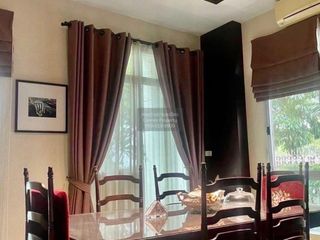Casa en venta de 3 habitaciones en Phra Khanong, Bangkok