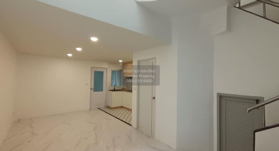 For sale 3 bedrooms townhouse in Pak Kret, Nonthaburi