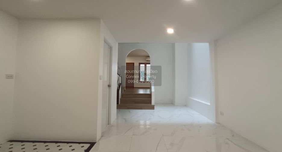 For sale 3 bedrooms townhouse in Pak Kret, Nonthaburi