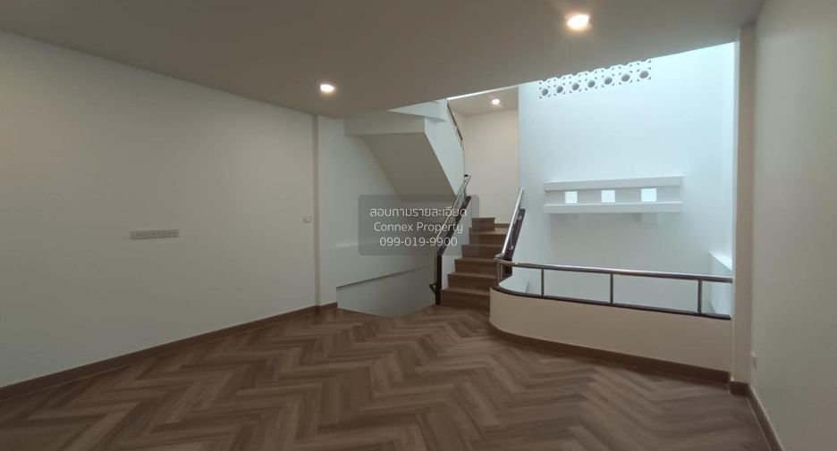 For sale 3 bedrooms townhouse in Pak Kret, Nonthaburi