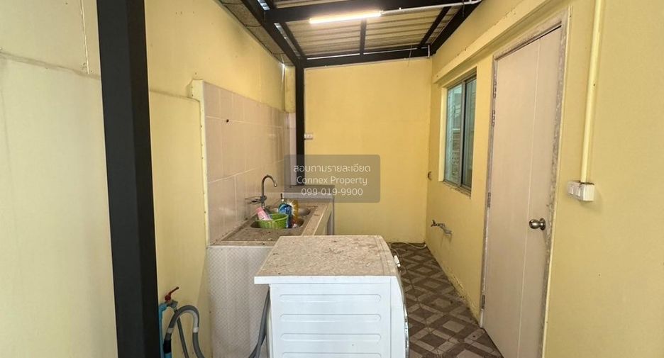For sale 3 bedrooms townhouse in Bang Sao Thong, Samut Prakan