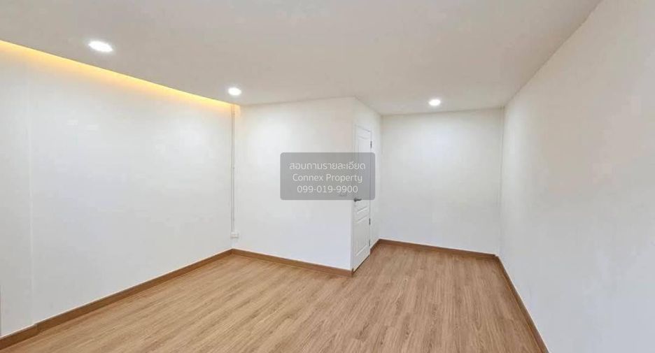 Reihenhaus zum Kauf mit 2 Zimmer in Phra Khanong, Bangkok
