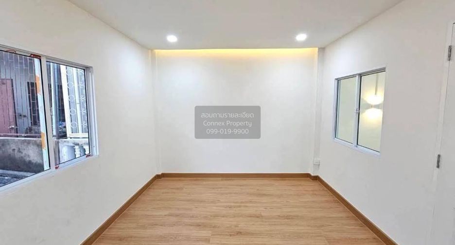 Reihenhaus zum Kauf mit 2 Zimmer in Phra Khanong, Bangkok
