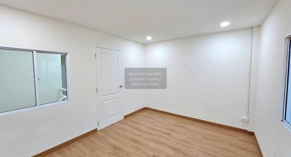 Reihenhaus zum Kauf mit 2 Zimmer in Phra Khanong, Bangkok