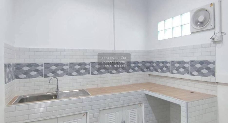 For sale 2 ベッドルーム townhouse in Krathum Baen, Samut Sakhon