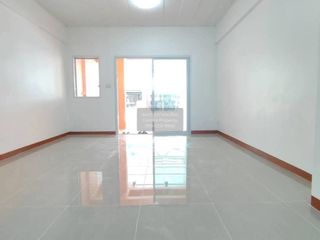 For sale 2 ベッドルーム townhouse in Krathum Baen, Samut Sakhon