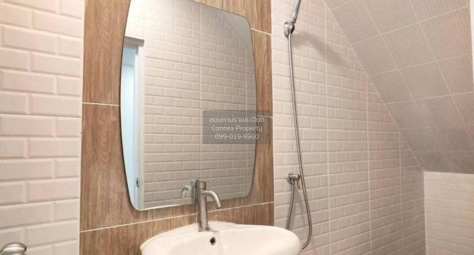 For sale 3 bedrooms townhouse in Mueang Samut Sakhon, Samut Sakhon