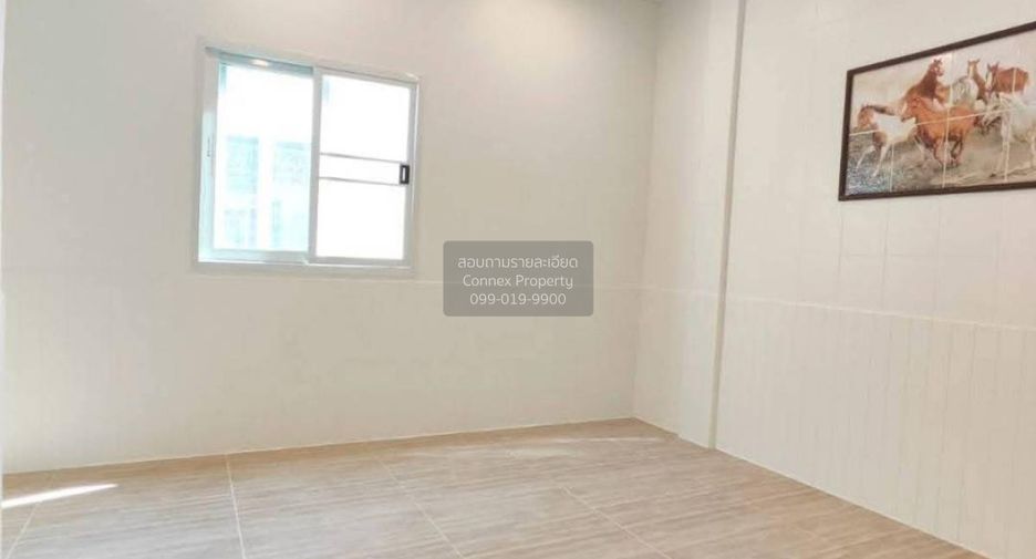 For sale 3 bedrooms townhouse in Mueang Samut Sakhon, Samut Sakhon