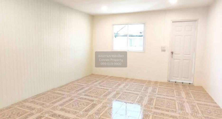 For sale 3 bedrooms townhouse in Mueang Samut Sakhon, Samut Sakhon