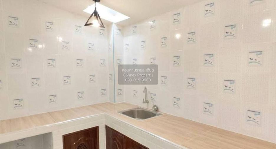 For sale 3 bedrooms townhouse in Mueang Samut Sakhon, Samut Sakhon
