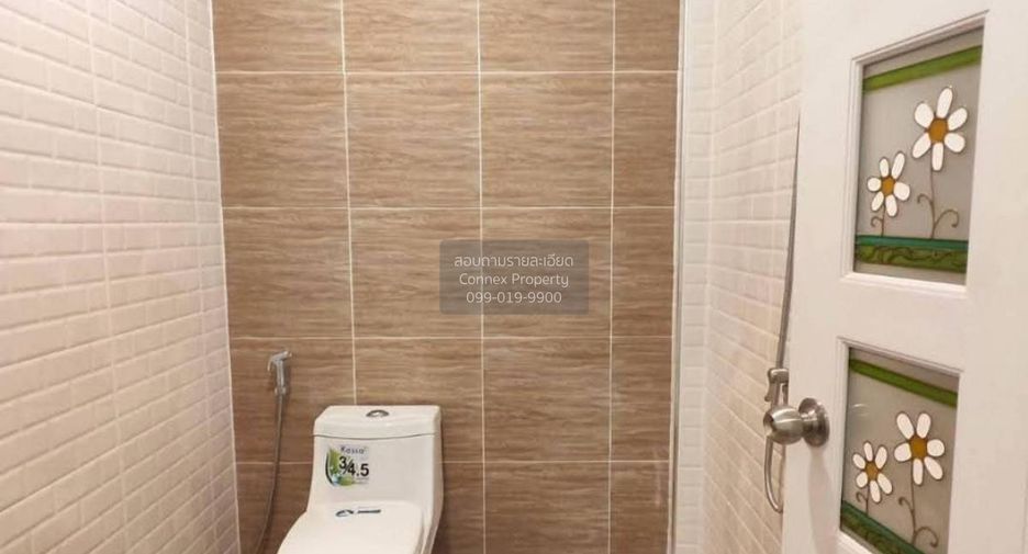 For sale 3 bedrooms townhouse in Mueang Samut Sakhon, Samut Sakhon