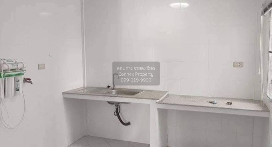 Casa adosada en venta de 4 habitaciones en Mueang Samut Sakhon, Samut Sakhon