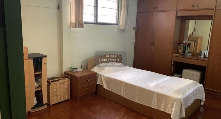 For sale 5 bedrooms house in Mueang Nonthaburi, Nonthaburi