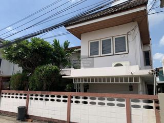 For sale 5 bedrooms house in Mueang Nonthaburi, Nonthaburi
