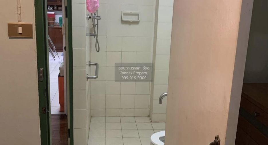 For sale 5 bedrooms house in Mueang Nonthaburi, Nonthaburi