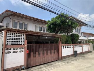 For sale 5 bedrooms house in Mueang Nonthaburi, Nonthaburi