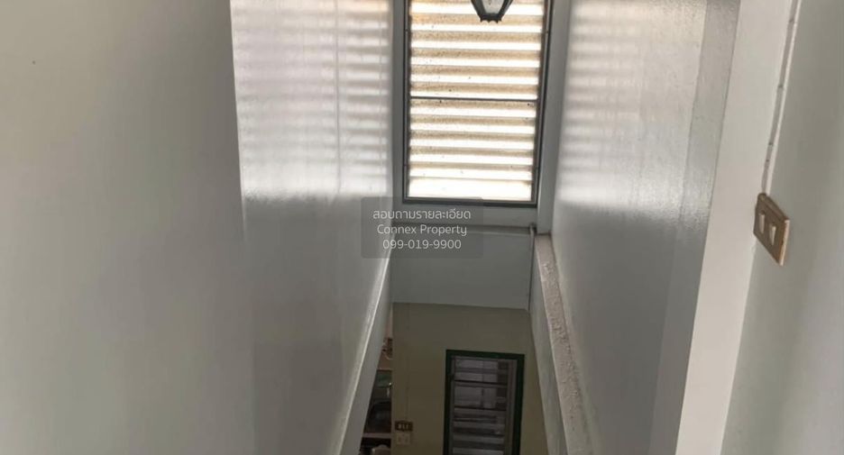 For sale 5 bedrooms house in Mueang Nonthaburi, Nonthaburi