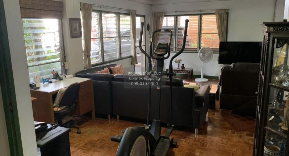 For sale 5 bedrooms house in Mueang Nonthaburi, Nonthaburi