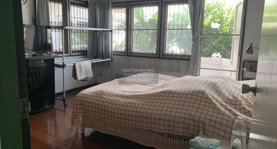 For sale 5 bedrooms house in Mueang Nonthaburi, Nonthaburi