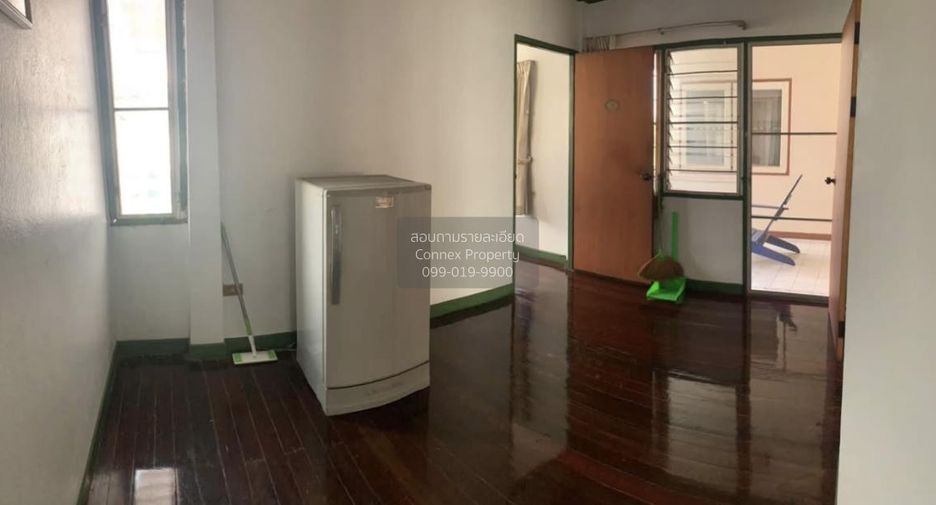 For sale 5 bedrooms house in Mueang Nonthaburi, Nonthaburi