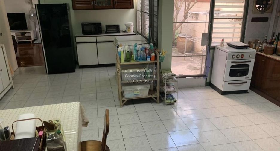 For sale 5 bedrooms house in Mueang Nonthaburi, Nonthaburi