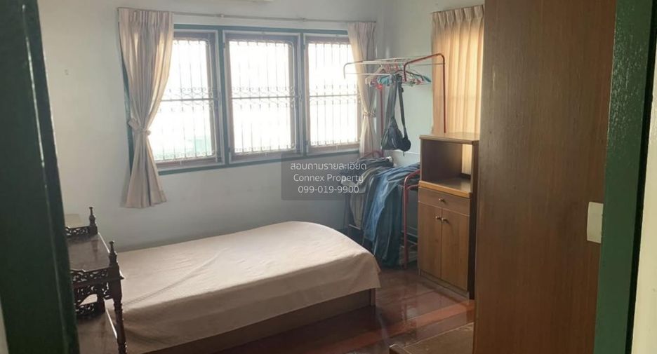 For sale 5 bedrooms house in Mueang Nonthaburi, Nonthaburi