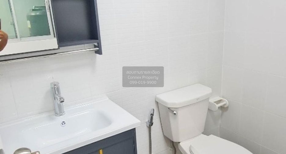 Casa adosada en venta de 3 habitaciones en Min Buri, Bangkok