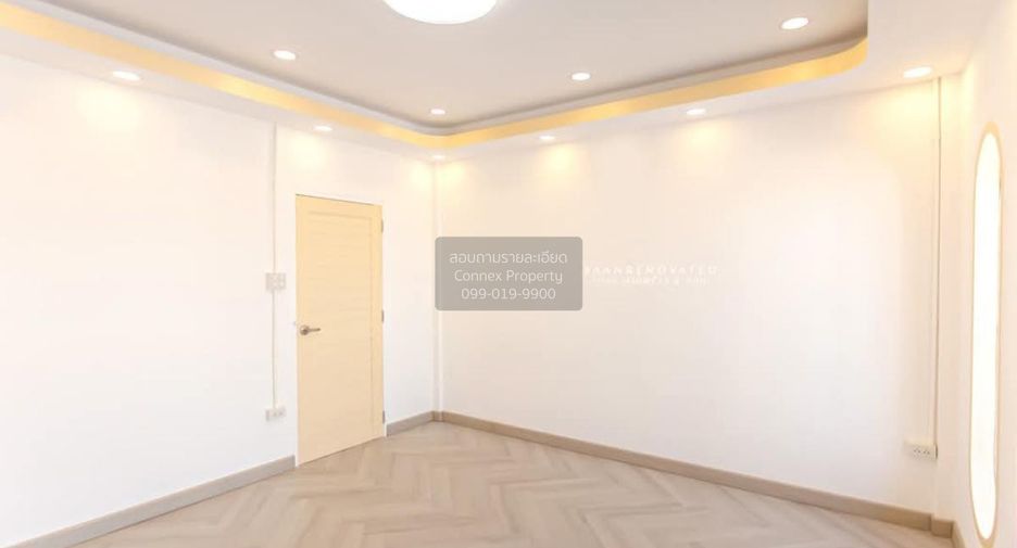 Casa adosada en venta de 2 habitaciones en Bang Kapi, Bangkok