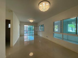 For sale 4 bedrooms house in Mueang Nonthaburi, Nonthaburi