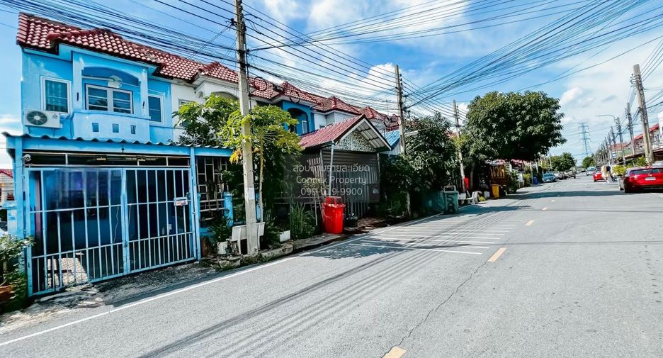 For sale 2 bedrooms townhouse in Sai Noi, Nonthaburi