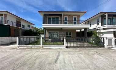 Casa en venta de 4 habitaciones en Nong Chok, Bangkok