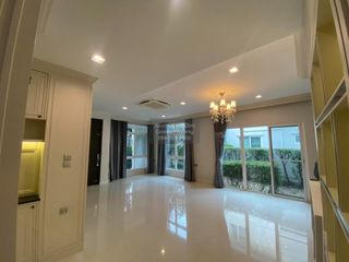 For sale 4 bedrooms house in Mueang Nonthaburi, Nonthaburi