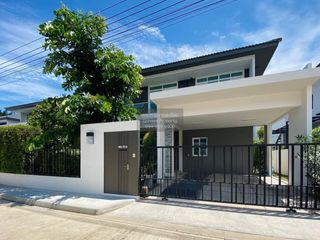 For sale 4 bedrooms house in Mueang Nonthaburi, Nonthaburi