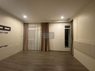 For sale 4 bedrooms house in Mueang Nonthaburi, Nonthaburi