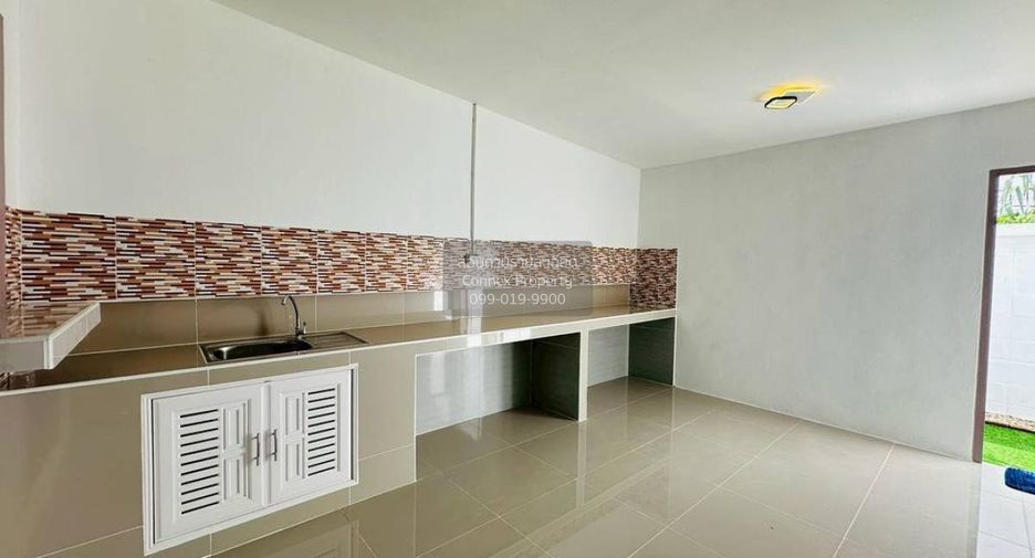 For sale 3 bedrooms townhouse in Sai Noi, Nonthaburi