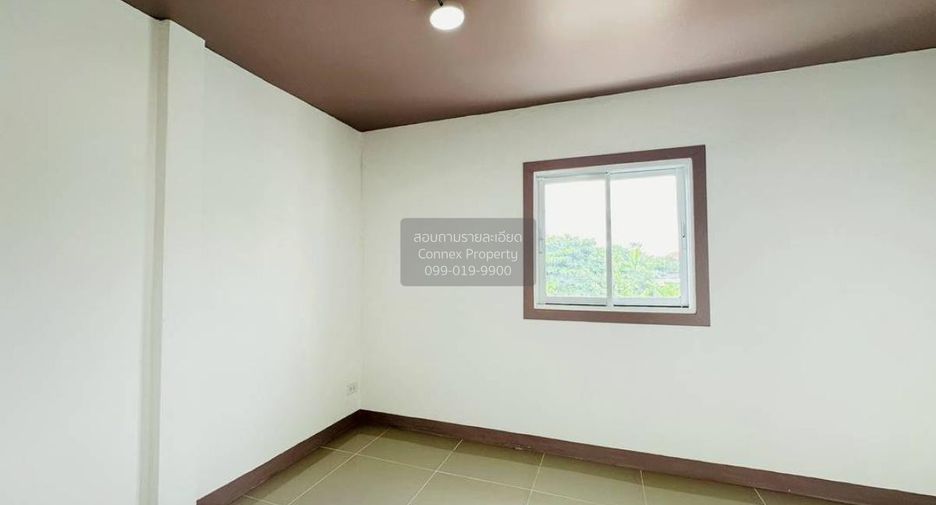 For sale 3 bedrooms townhouse in Sai Noi, Nonthaburi