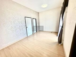 Casa adosada en venta de 3 habitaciones en Nong Khaem, Bangkok