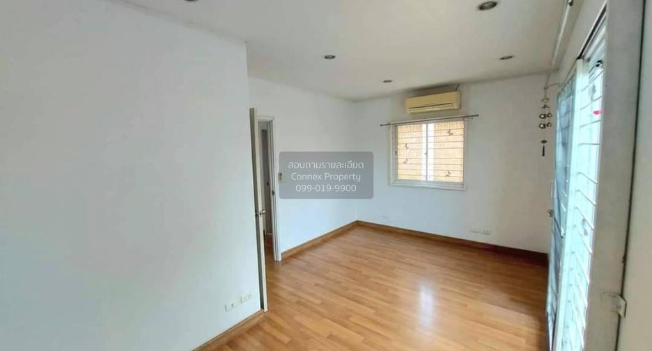 For sale 3 bedrooms townhouse in Sam Phran, Nakhon Pathom